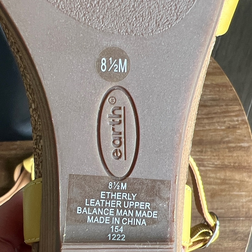 Earth Yellow Braided Strap Sandals 8.5 - Picture 13 of 13